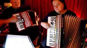 Akkordeon spielen lernen Akkordeon spielen lernen
